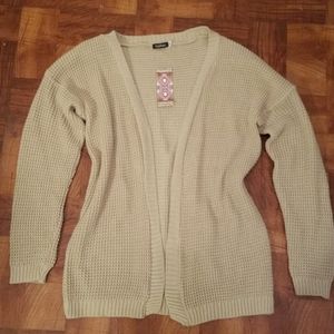 *BUY 2 GET 1 FREE* NWT Boohoo Sweater